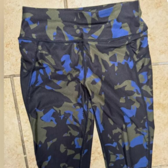 SWEATY BETTY ALL DAY CAMO LEGGINGS - SZ XL/US 12 - Picture 4 of 6